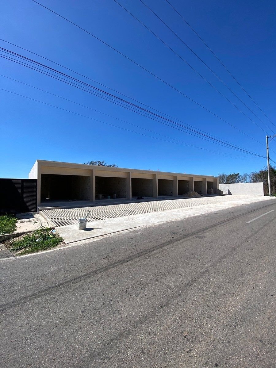 LOCALES COMERCIALES EN VENTA EN ARBELIA CONKAL.